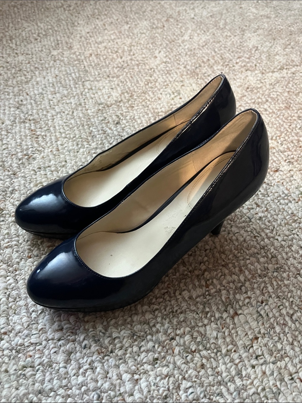 Nickels Classic Women's Patent Mid-Heel Pump